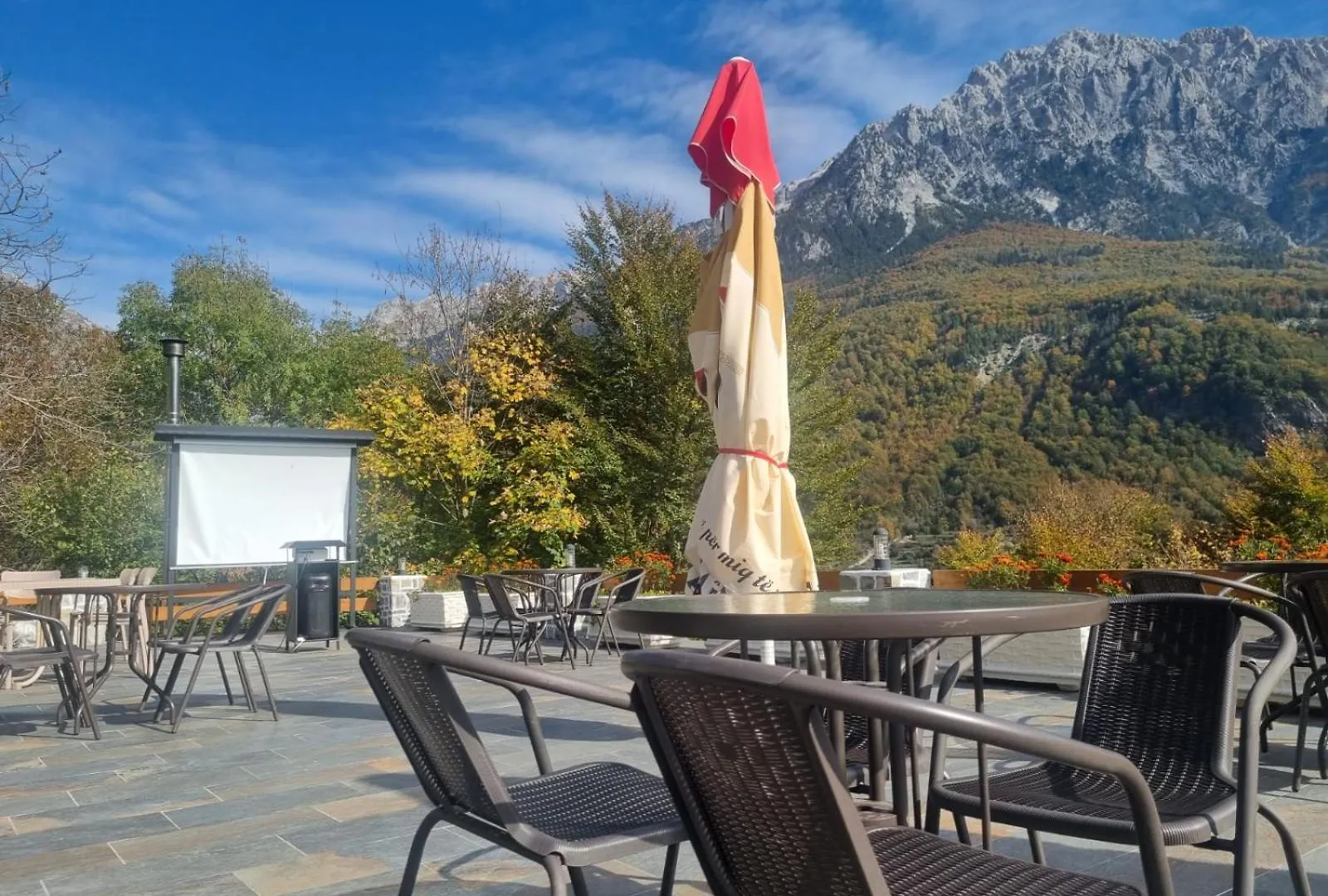 Guest house Theth Kompleksi Gjoni