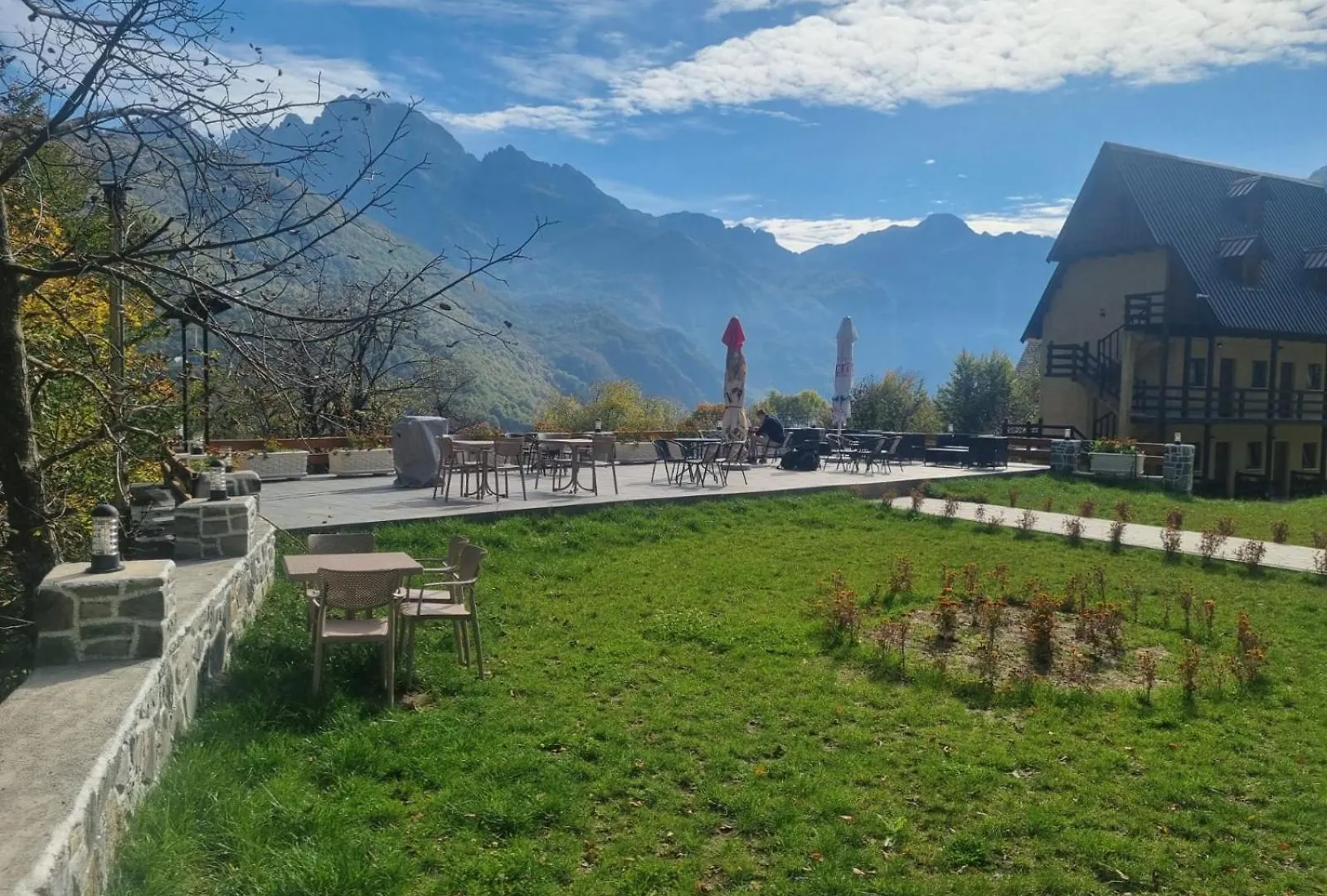 Theth Kompleksi Gjoni Guest house
